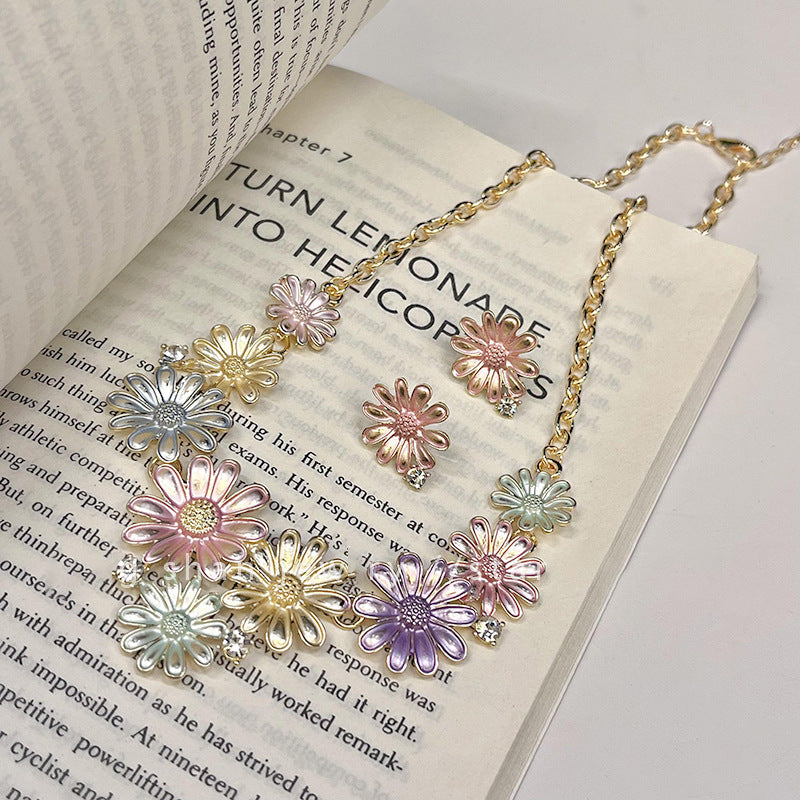 Alloy Rhinestone Daisy Necklace 