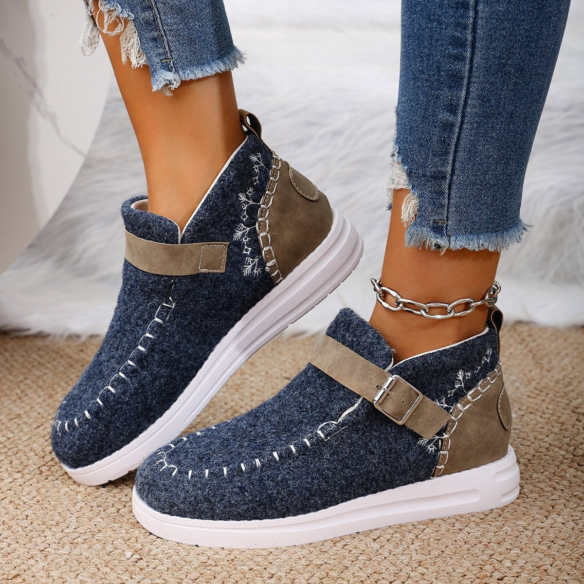 Contrast Round Toe Buckle Sneakers 