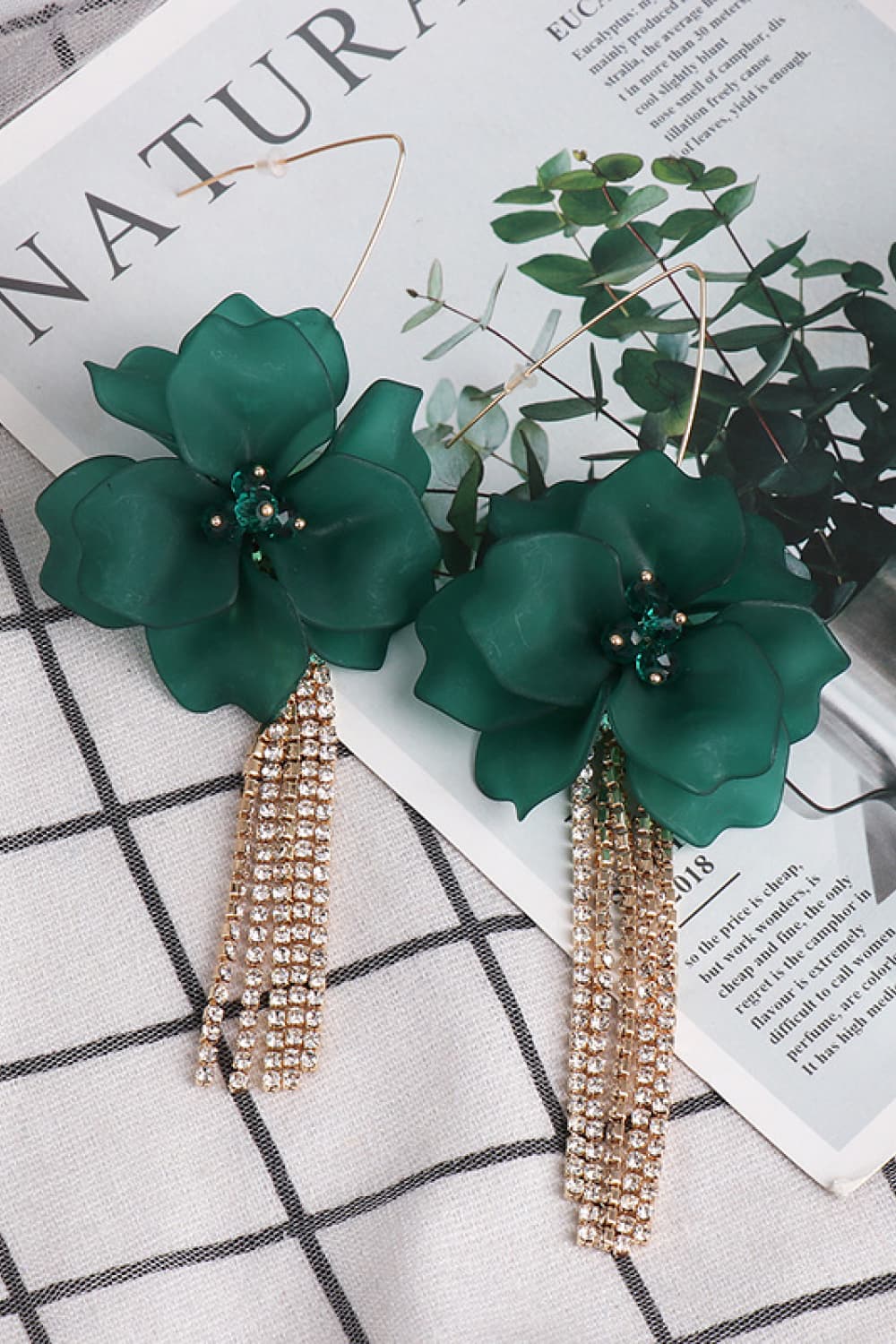 Flower Shape Acrylic Dangle Earrings 