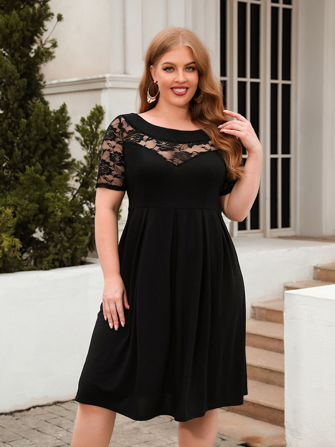Plus Size Ruched Round Neck Short Sleeve Dress 