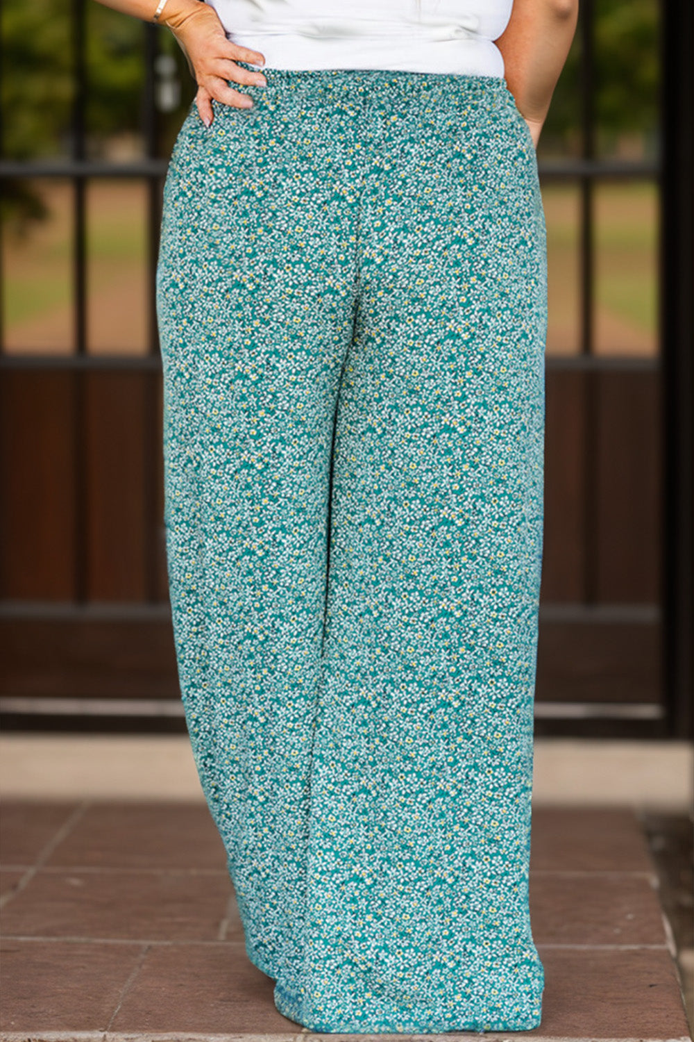 Plus Size Ditsy Floral Wide Lag Pants 