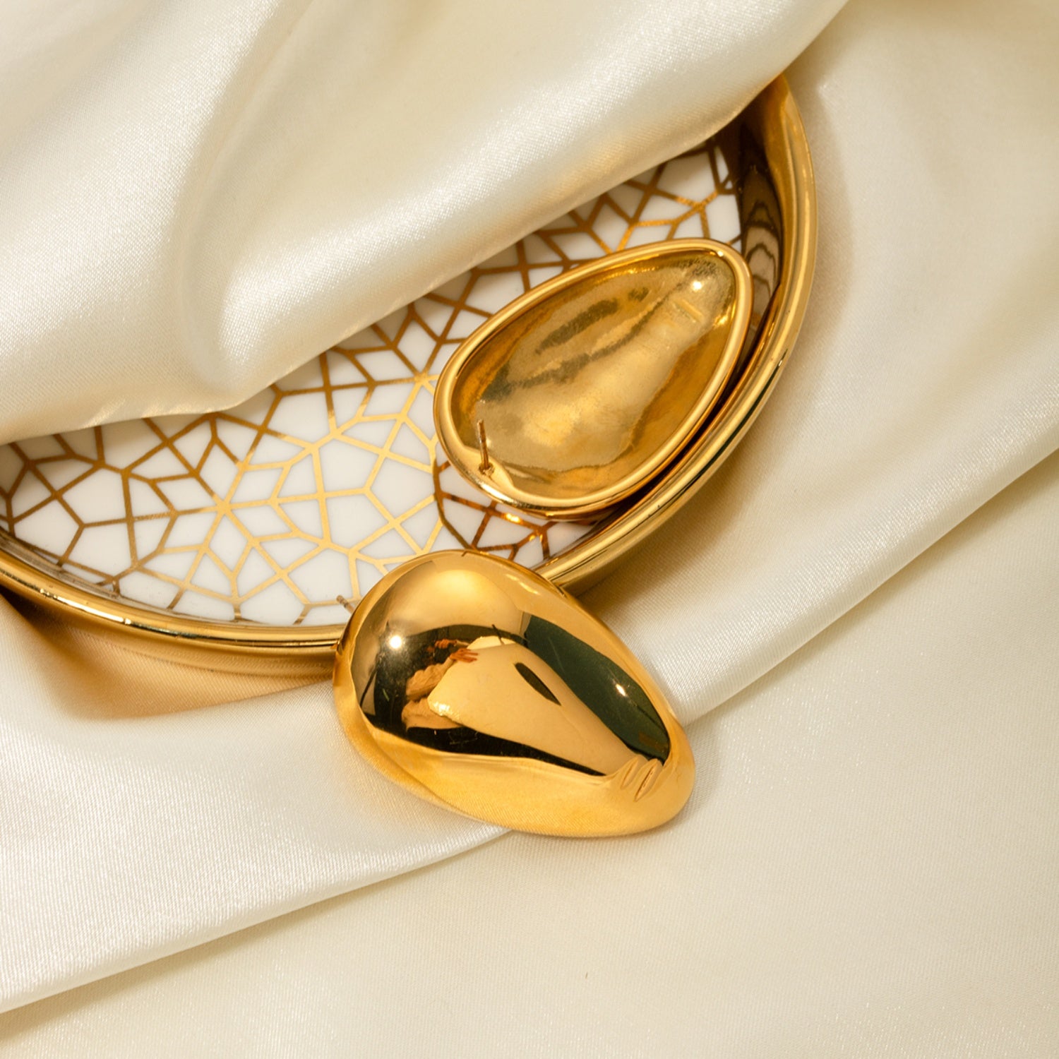 Stainless Steel Teardrop Stud Earrings 