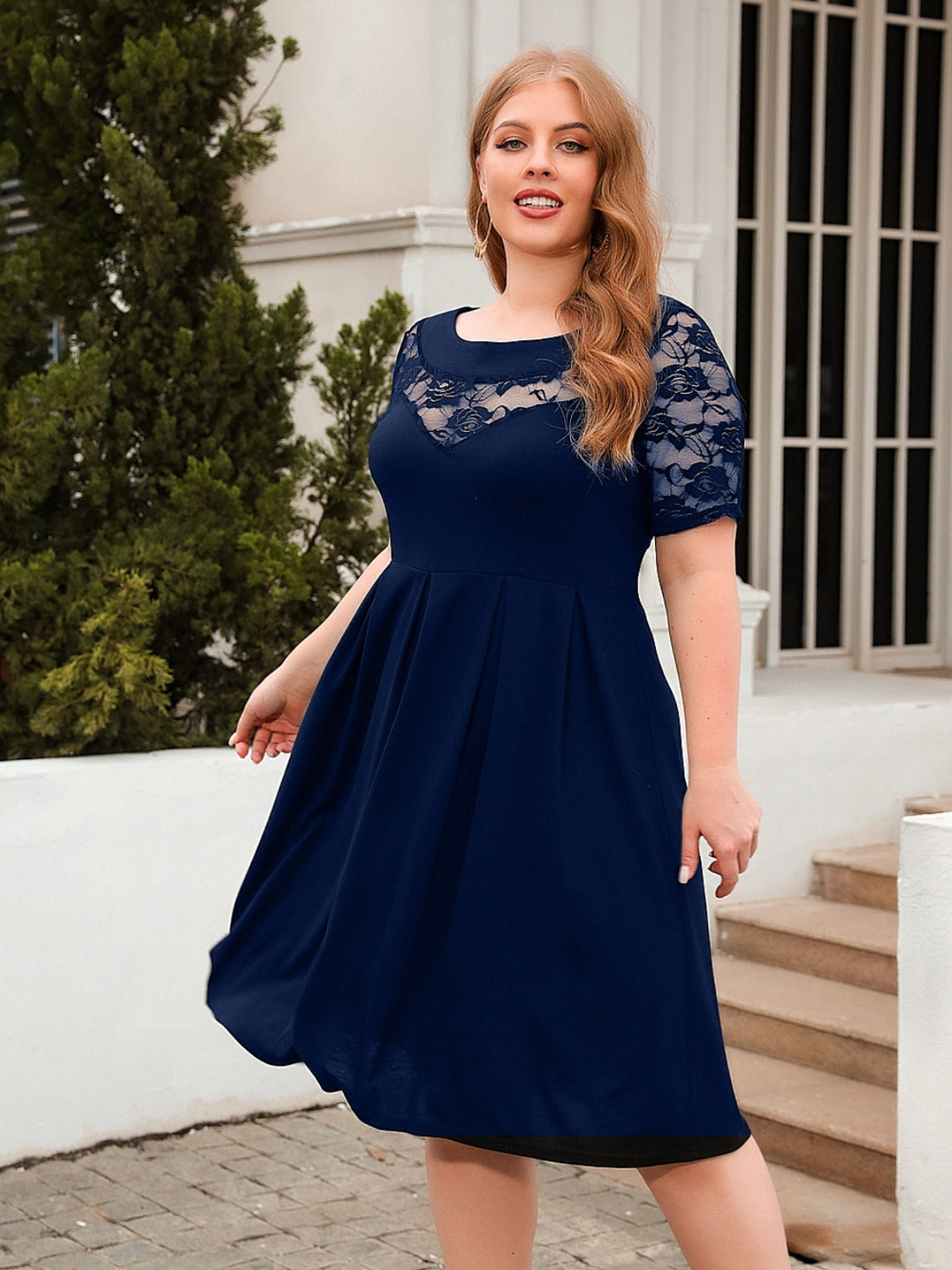Plus Size Ruched Round Neck Short Sleeve Dress 