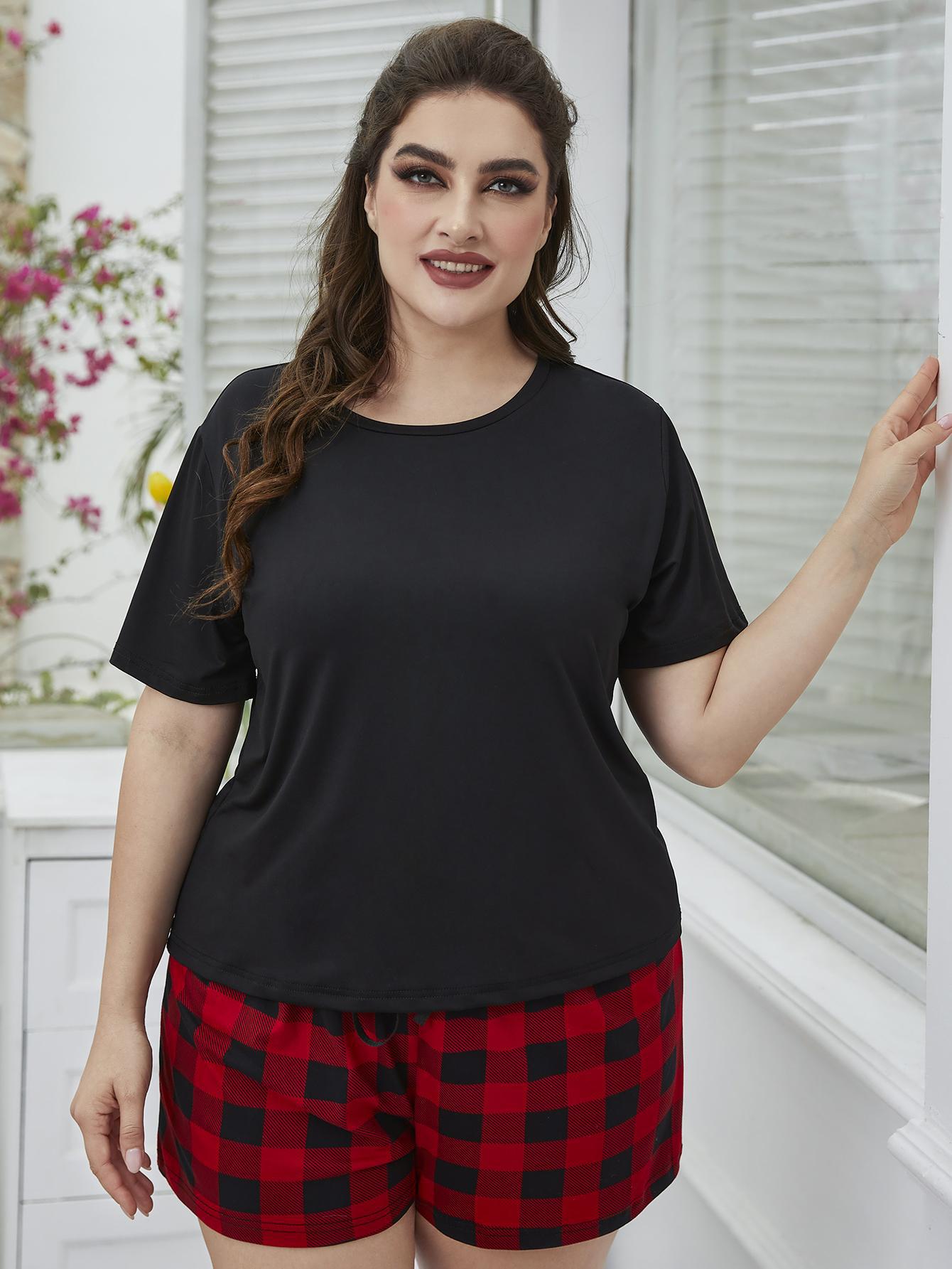 Plus Size Round Neck Tee Shirt and Plaid Shorts Lounge Set 
