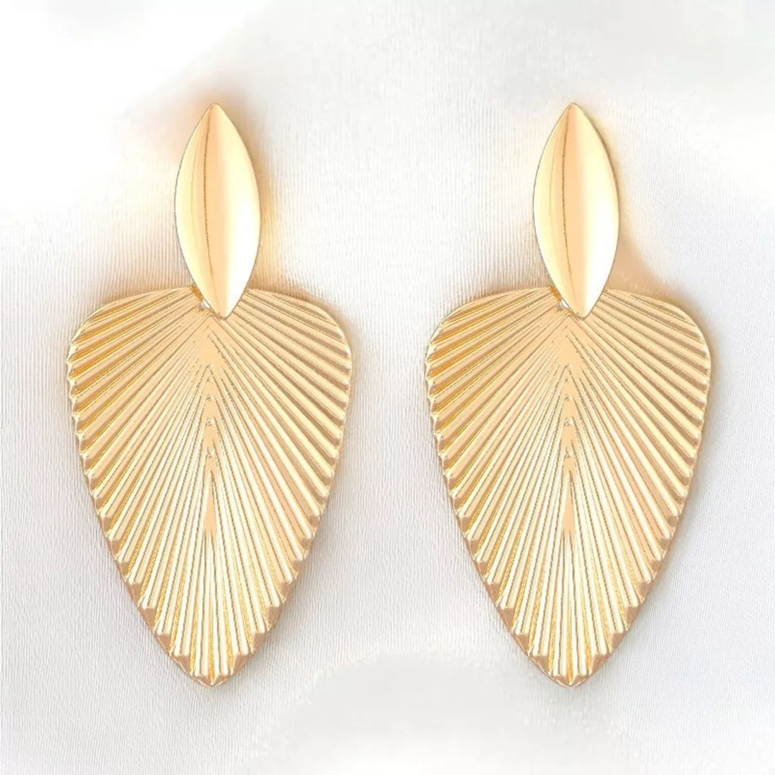 Alloy Textured Earrings 