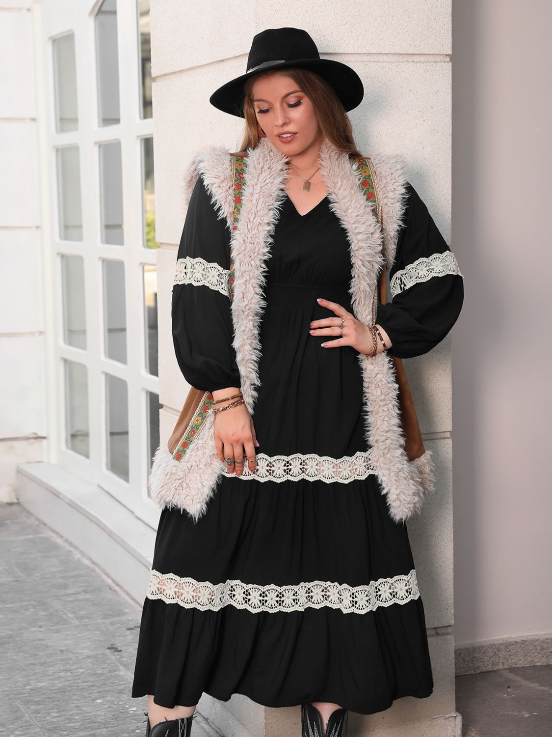 Plus Size Lace Detail V-Neck Long Sleeve Midi Dress 