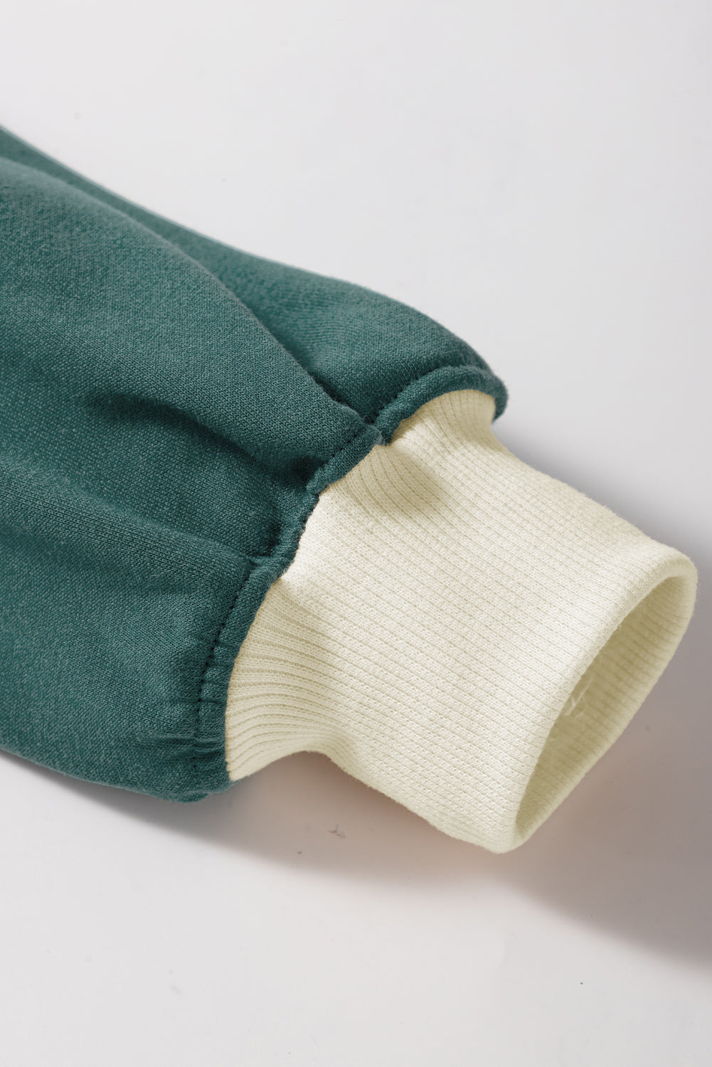 Evergreen Color Contrast Loose Pullover and Lace-up Waist Skort Set Two Piece Sets/Two Piece Dresses