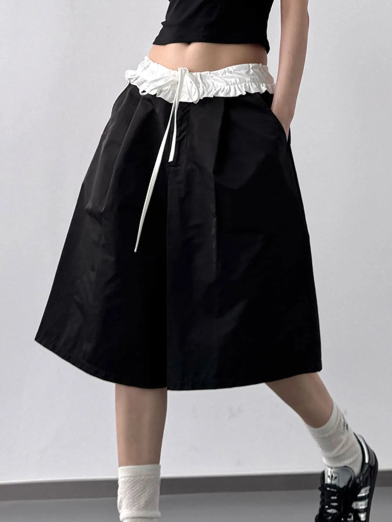 Contrast Waistband Wide-Leg Shorts 