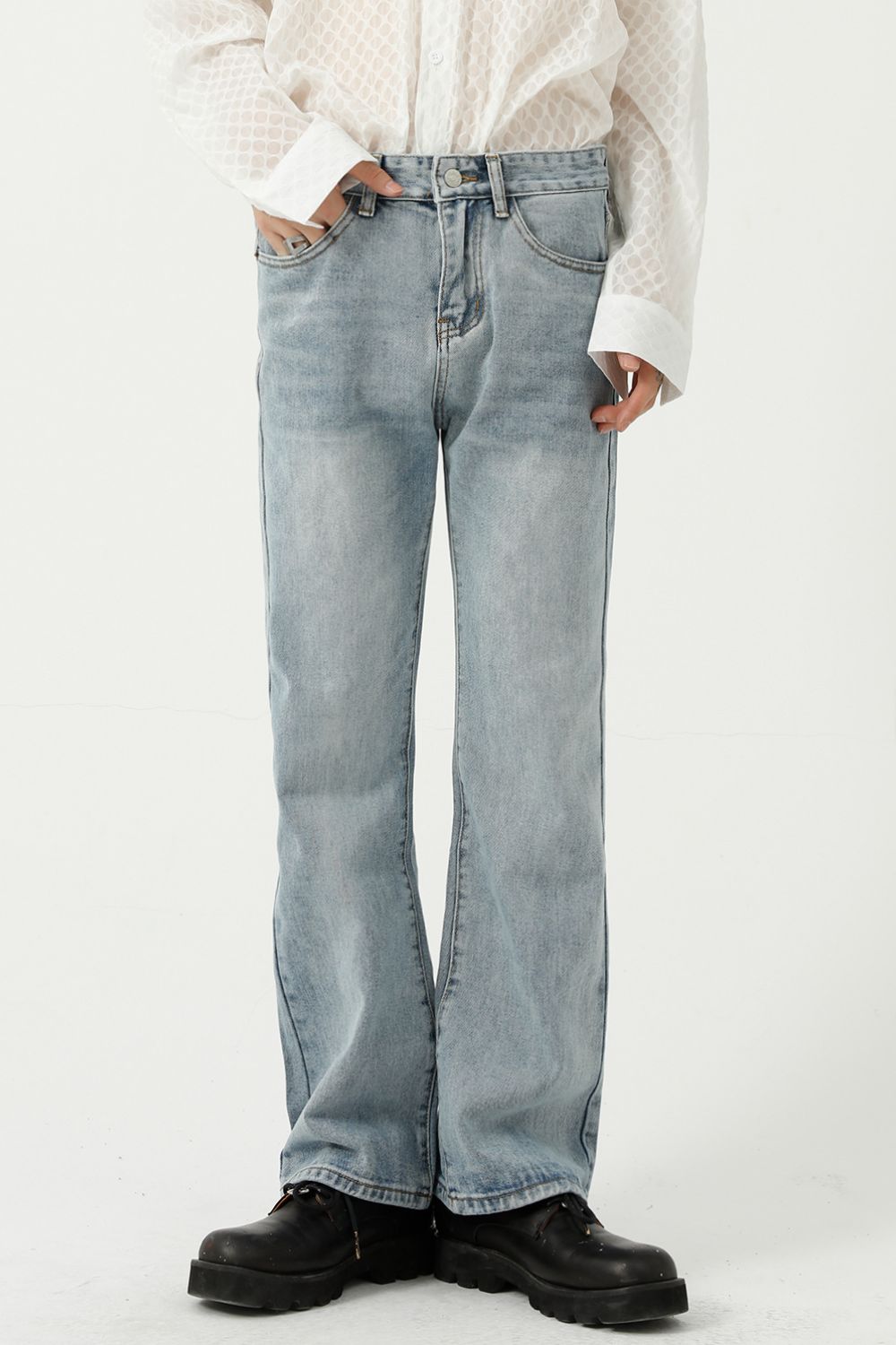 Mid Rise Jeans with Pockets 