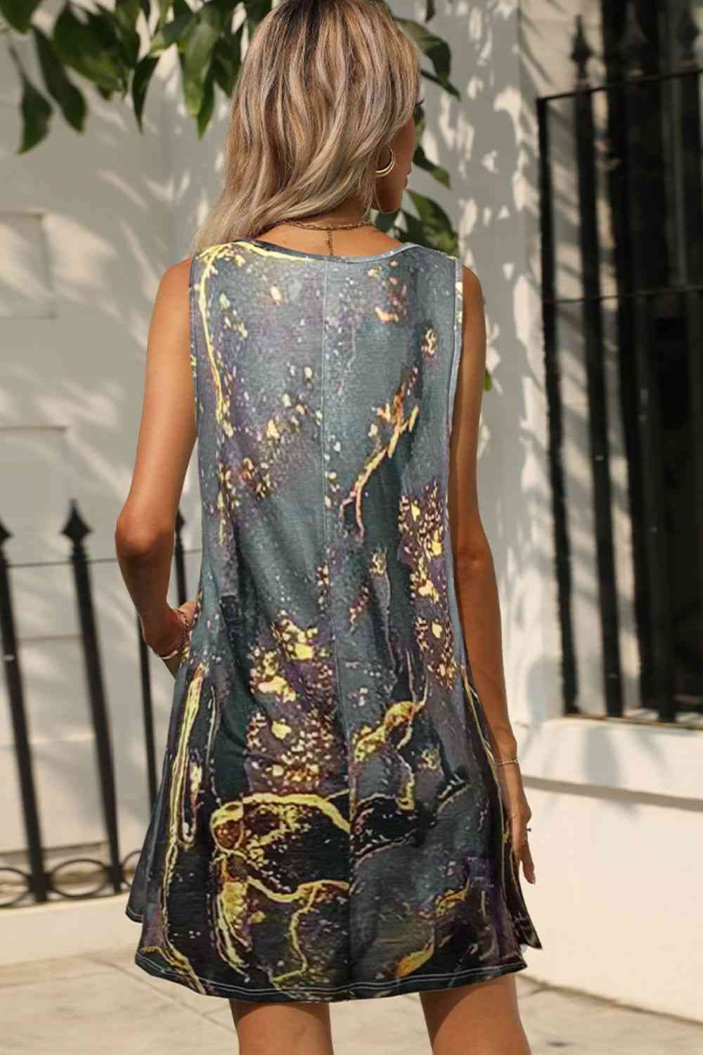 Shiny Abstract Print Round Neck Sleeveless Dress with Pockets Dresses