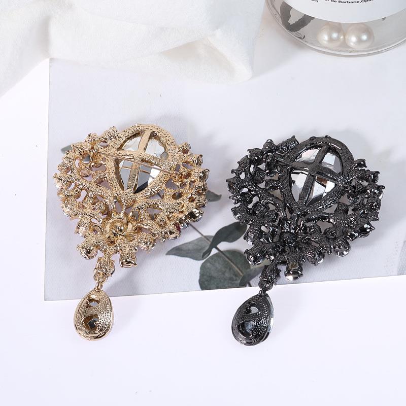 Alloy Rhinestone Teardrop Brooch 