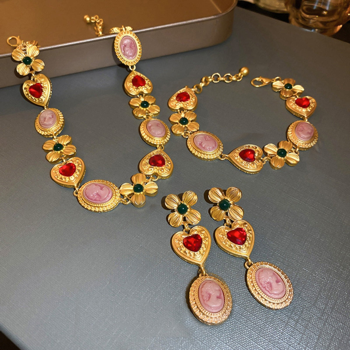 Copper Inlaid Rhinestone Necklace 