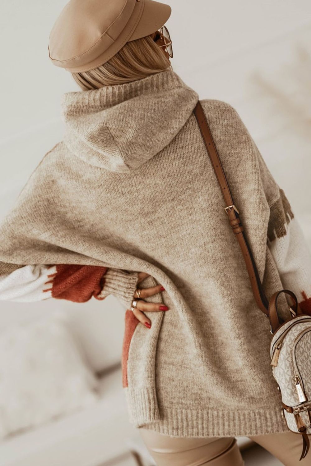Color Block Kangaroo Pocket Hooded Sweater 