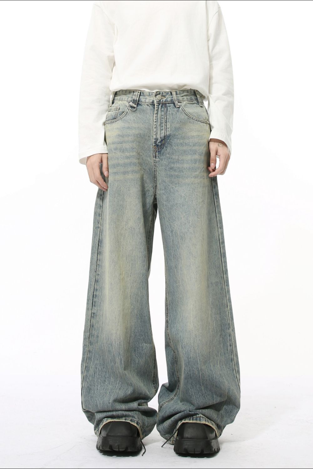 Wide Leg Jeans with Pockets 