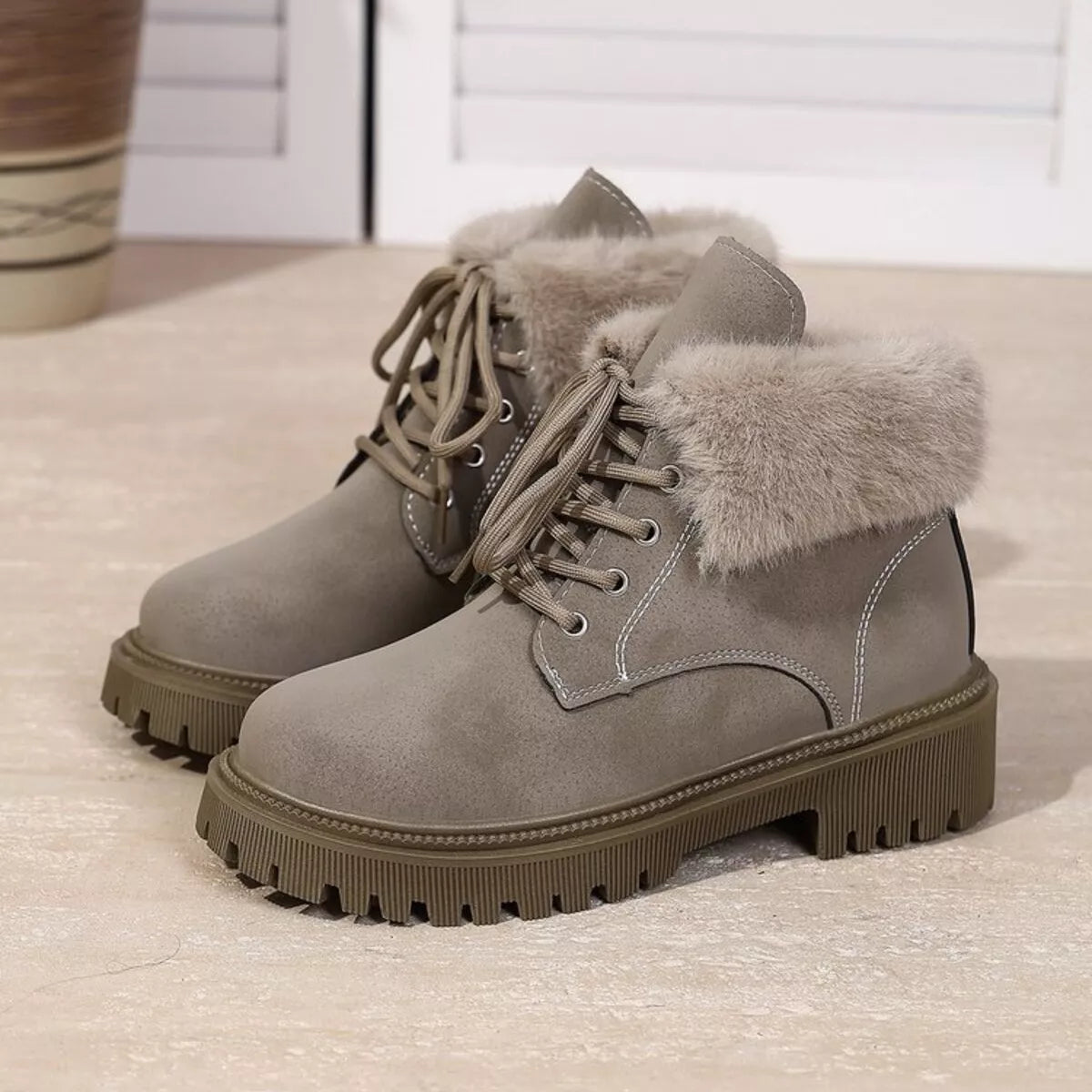 Lace Up Round Toe Block Heels Boots 