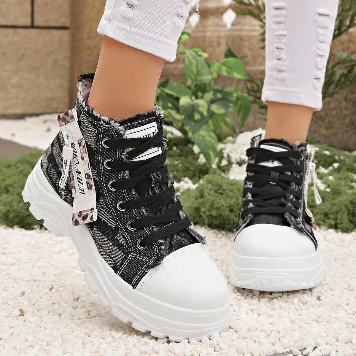 Lace Up Platform Sneakers 
