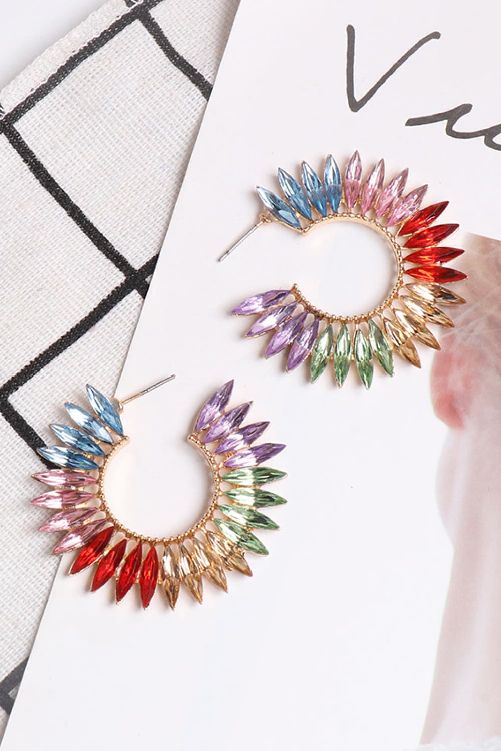 Zinc Alloy Acrylic C-Hoop Earrings 