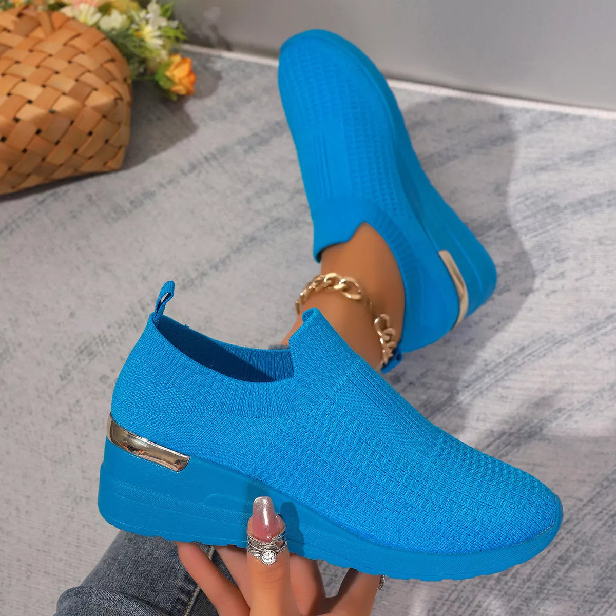 Mesh Round Toe Wedge Athletic 