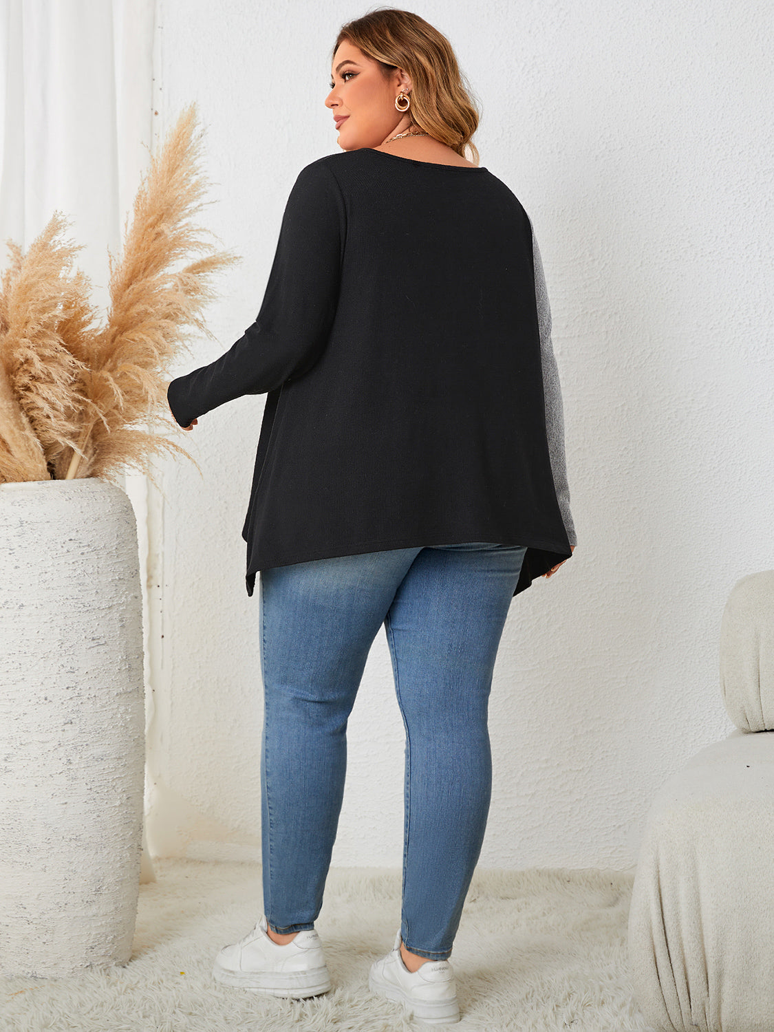 Honey Plus Size Contrast Notched Neck T-Shirt 