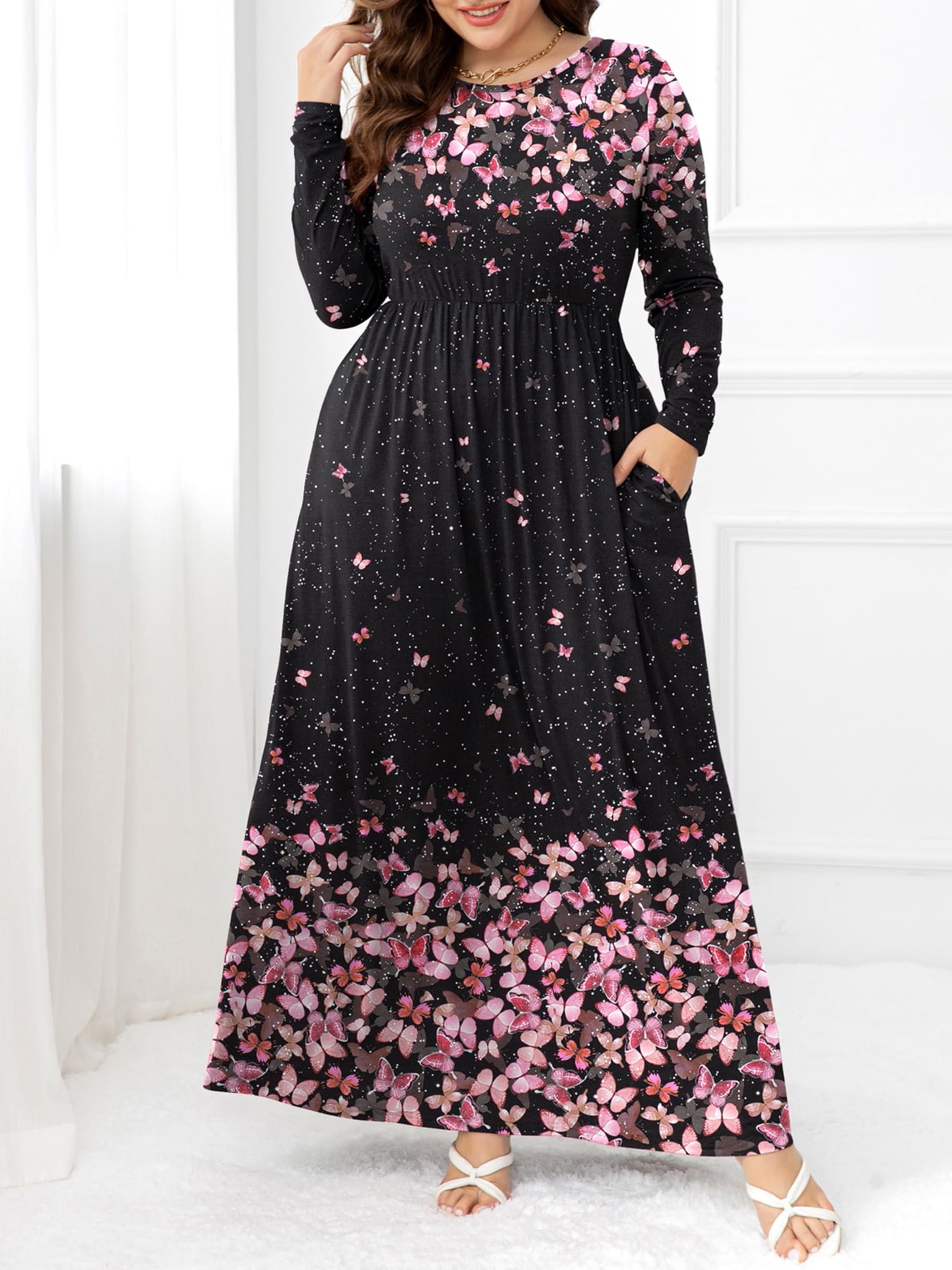 Plus Size Round Neck Maxi Dress with Pockets 