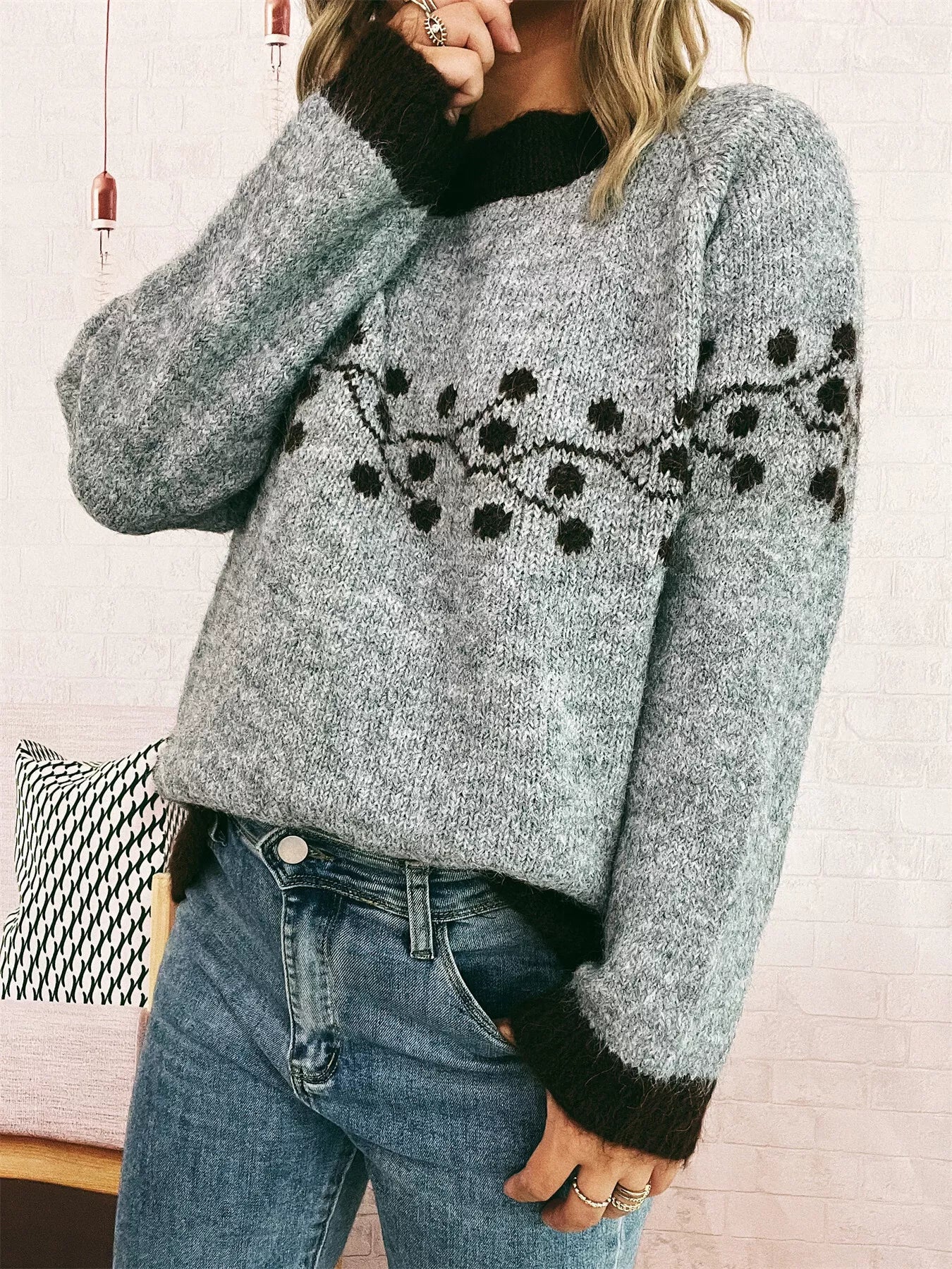 Contrast Hem Round Neck Sweater 