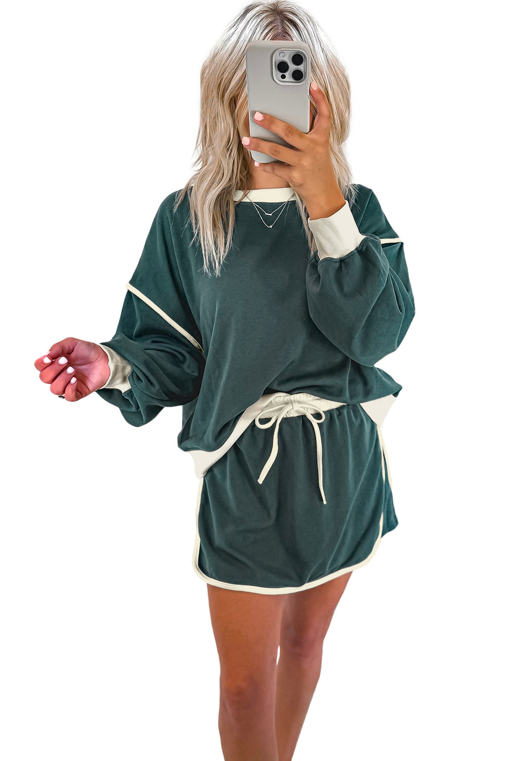 Evergreen Color Contrast Loose Pullover and Lace-up Waist Skort Set Two Piece Sets/Two Piece Dresses