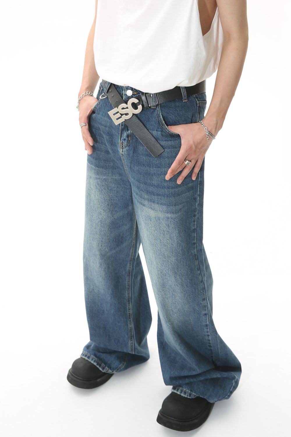 Wide Leg Jeans with Pockets 