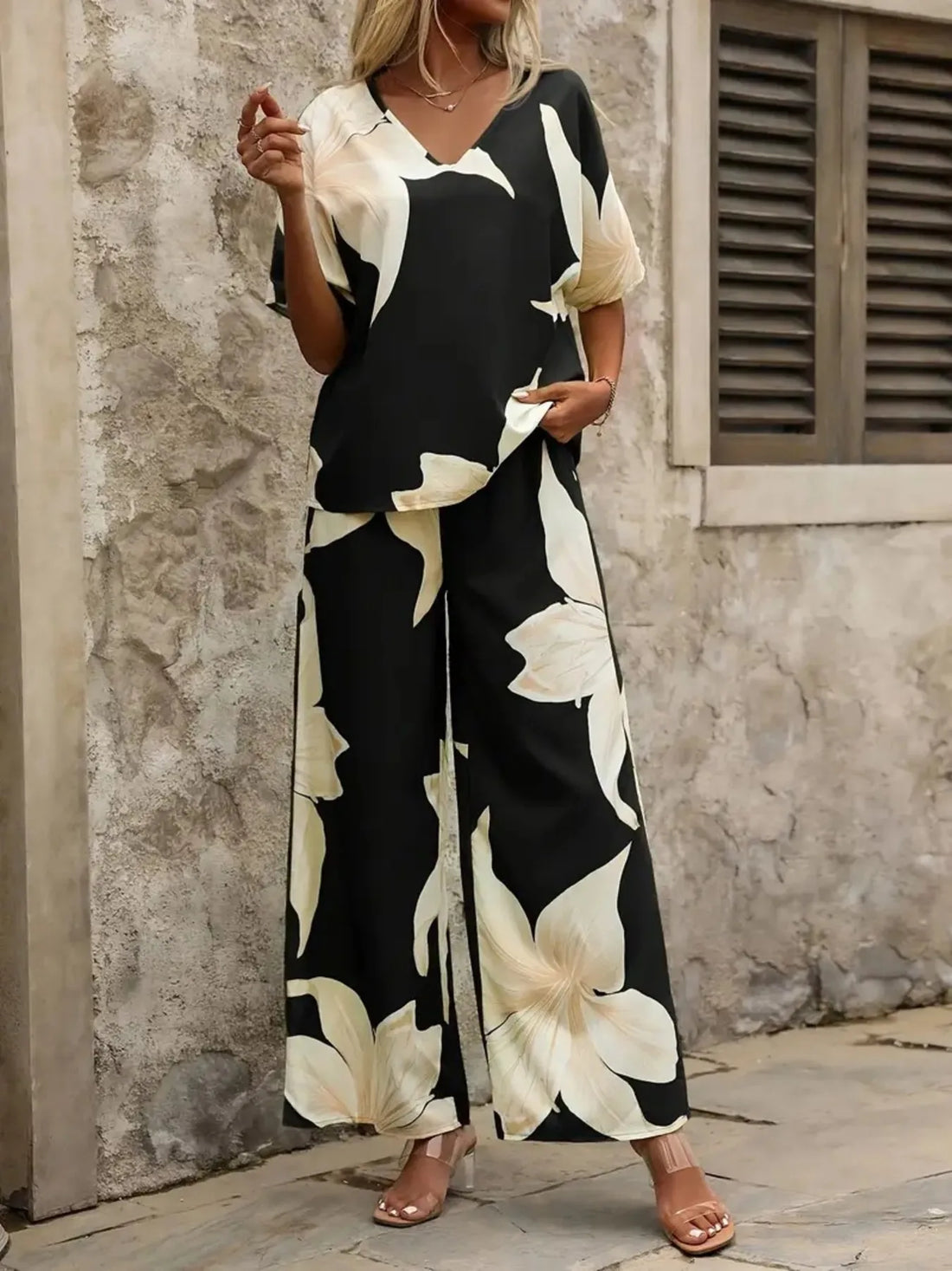 Printed V-Neck Top and Pants Set Two Piece Dresses