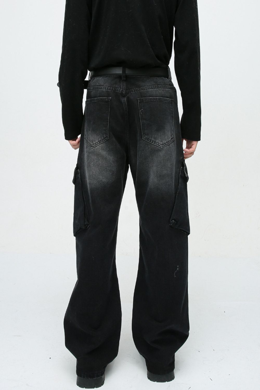 Baggy Jeans with Cargo Pockets 