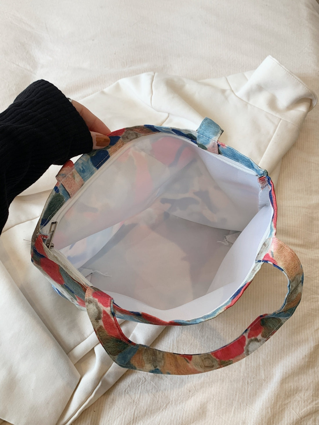 Printed Canvas Handbag with Zipper 