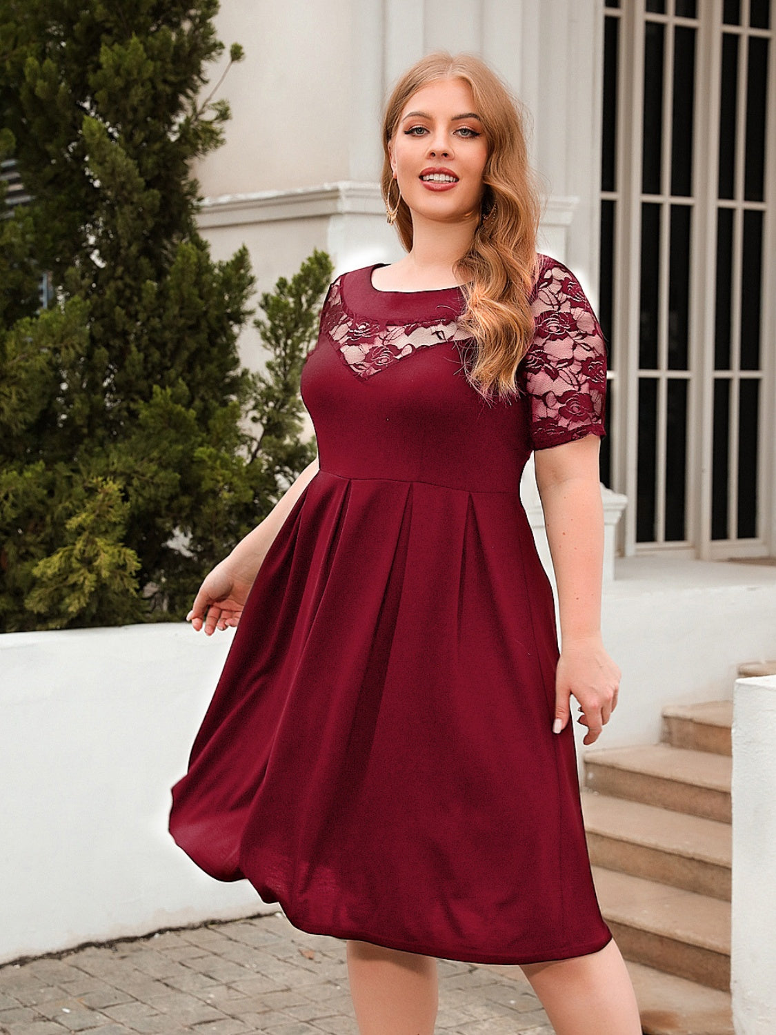 Plus Size Ruched Round Neck Short Sleeve Dress 