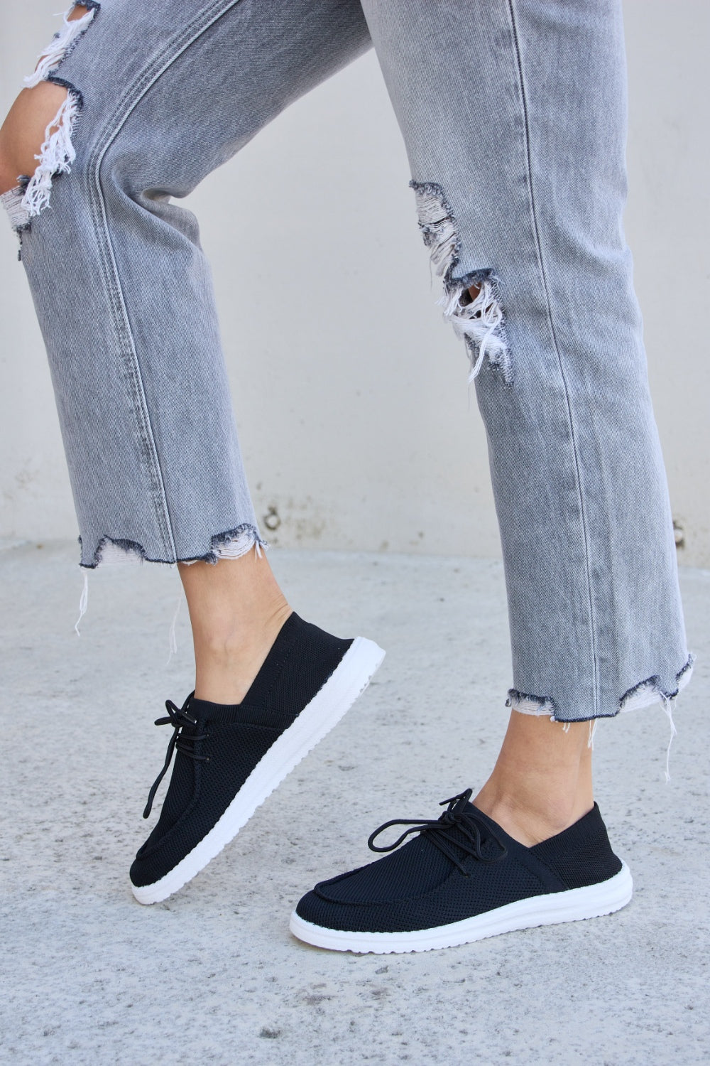 Forever Link Flat Round Toe Lace-Up Sneakers 