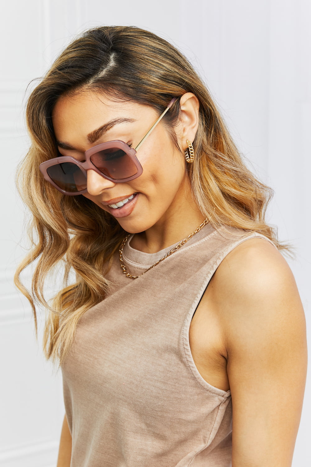 Square Metal-Plastic Hybrid Temple Sunglasses Accessories