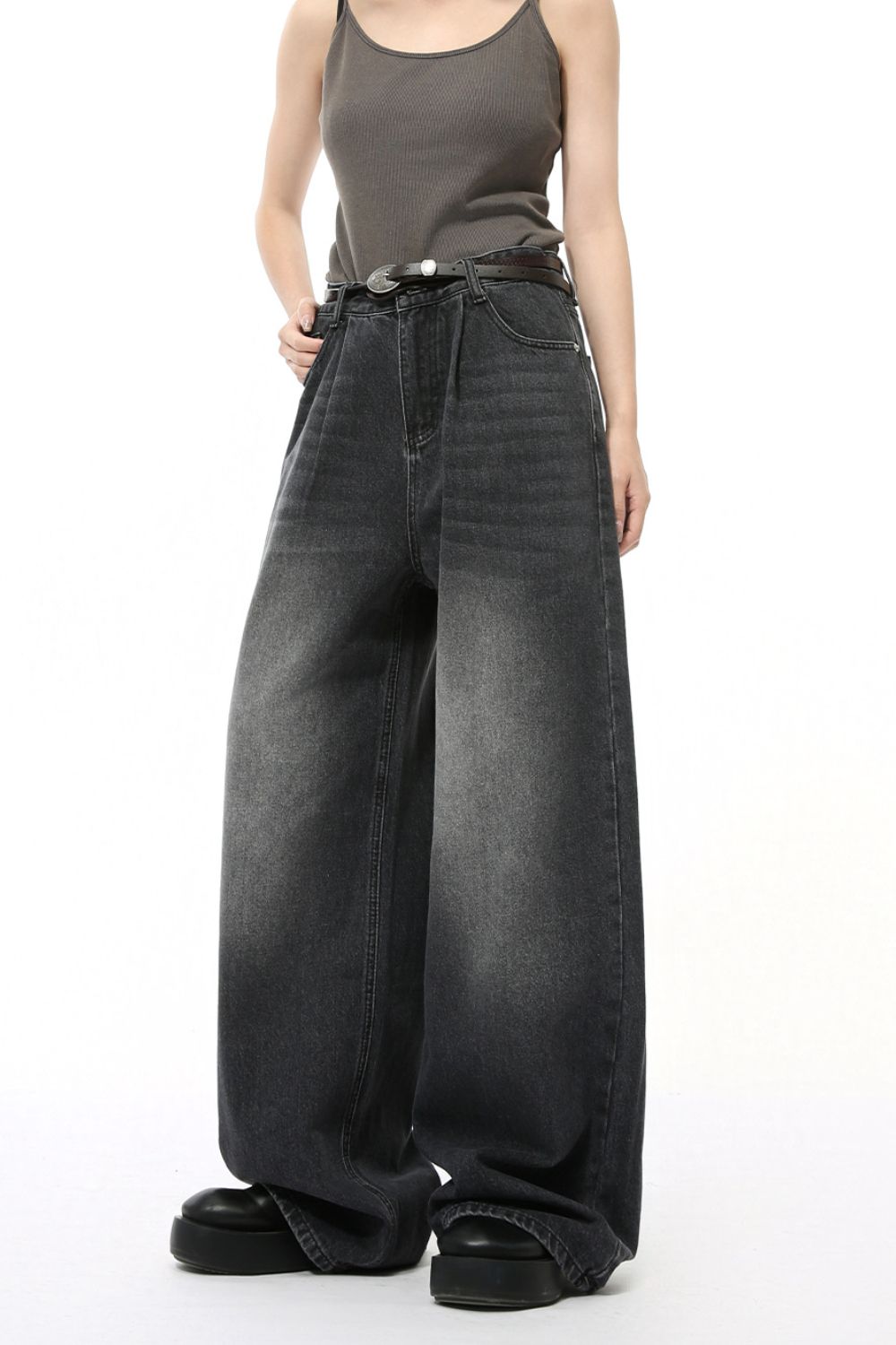 Wide Leg Jeans with Pockets 