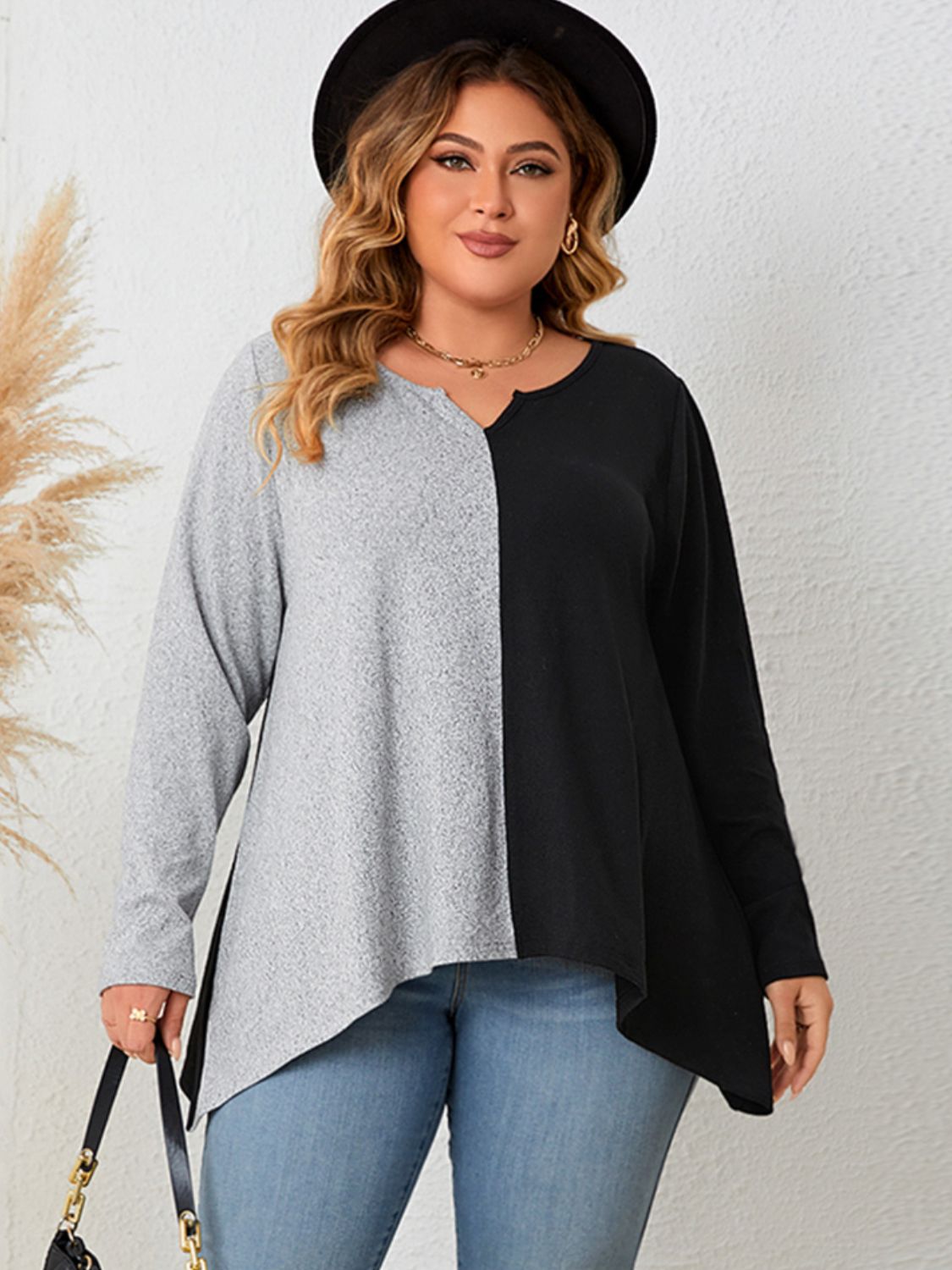 Honey Plus Size Contrast Notched Neck T-Shirt 