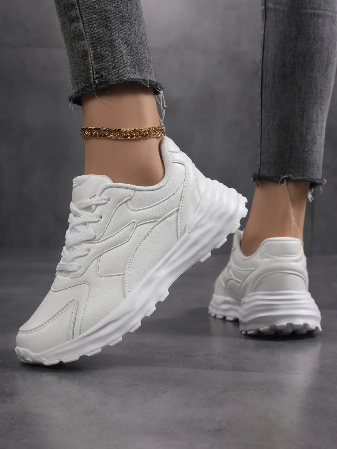 Round Toe Lace Up Sneakers 