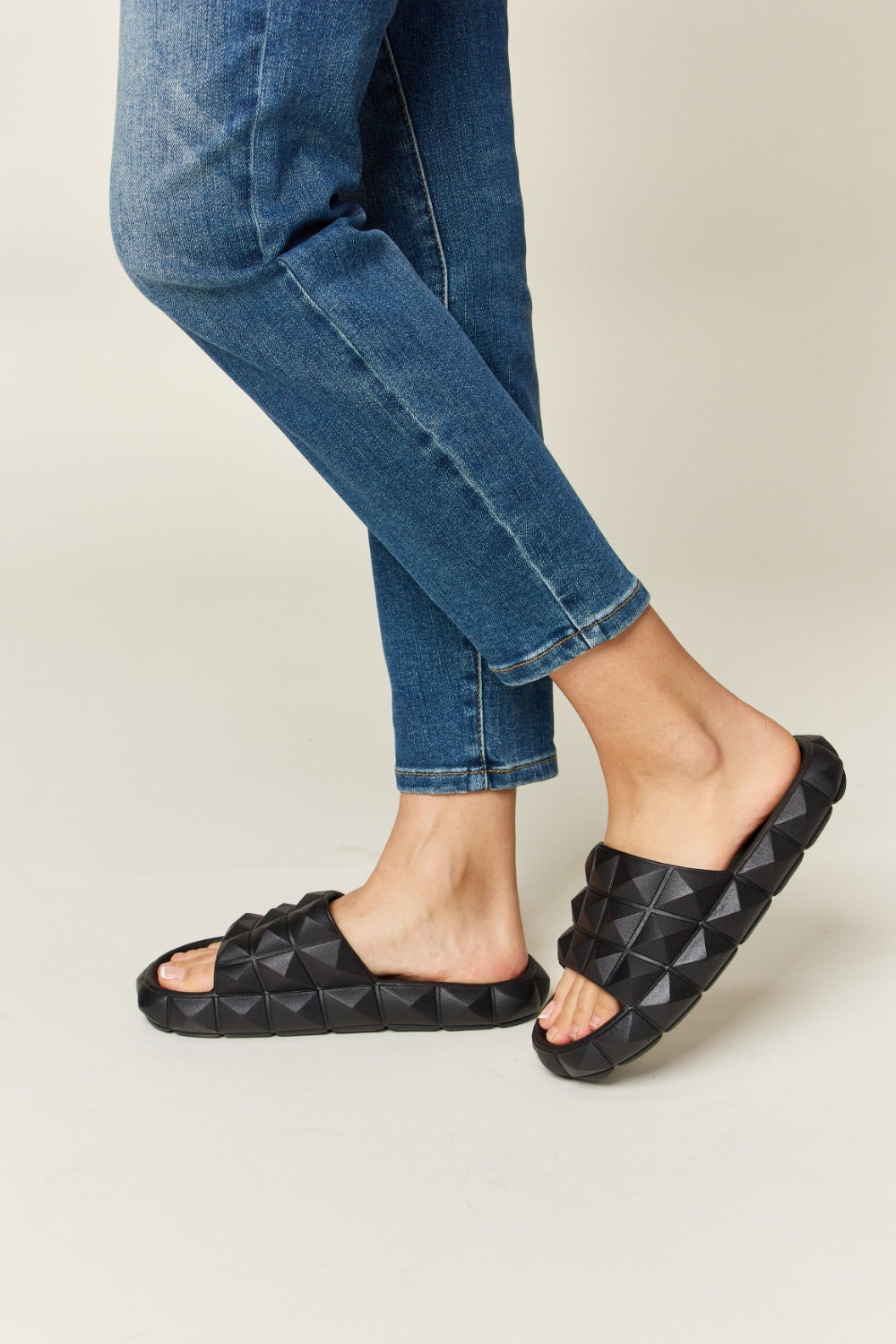 WILD DIVA Pyramid Stud Toe Band Footbed Sandals 