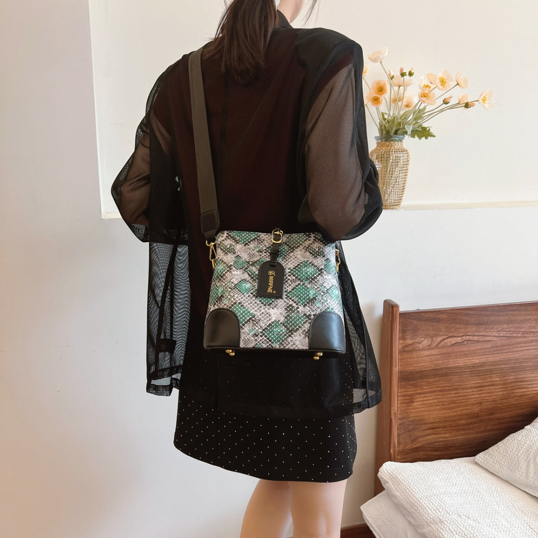 PU Leather Snakeskin Print Crossbody Bag 