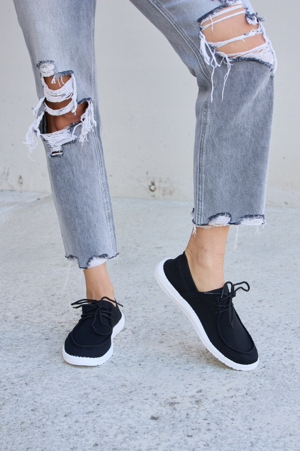 Forever Link Flat Round Toe Lace-Up Sneakers 