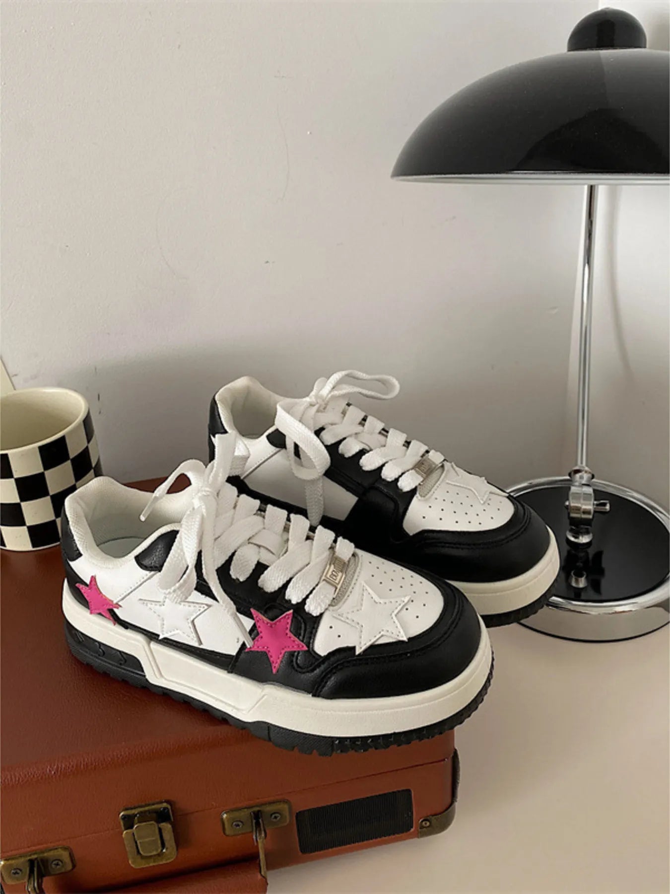 Star Pattern Lace Up Sneakers 
