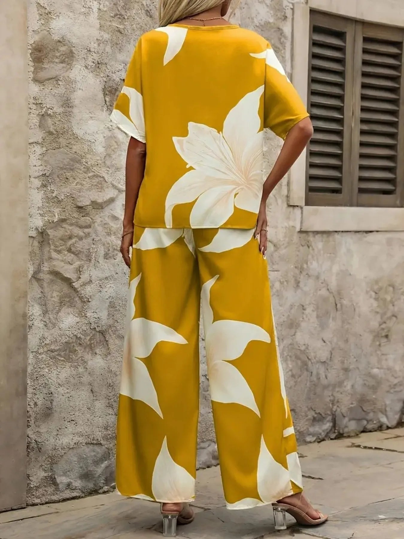 Printed V-Neck Top and Pants Set Two Piece Dresses