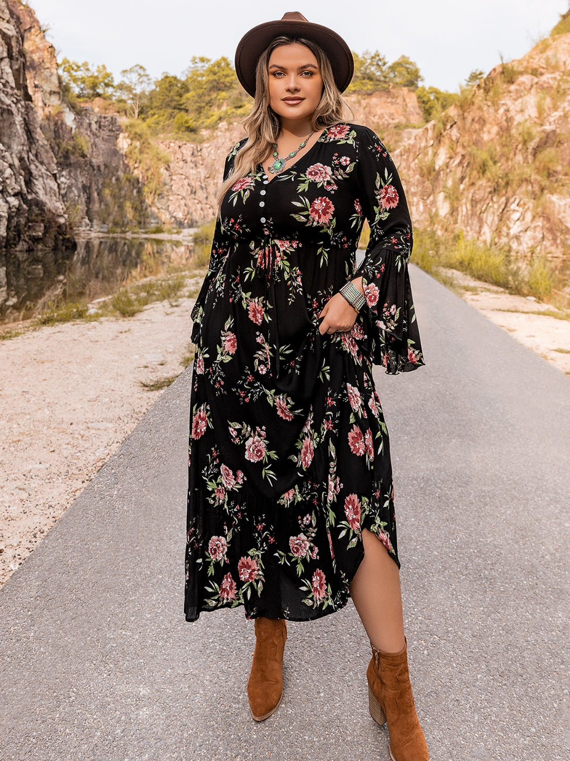 Plus Size Floral Flare Sleeve Dress 