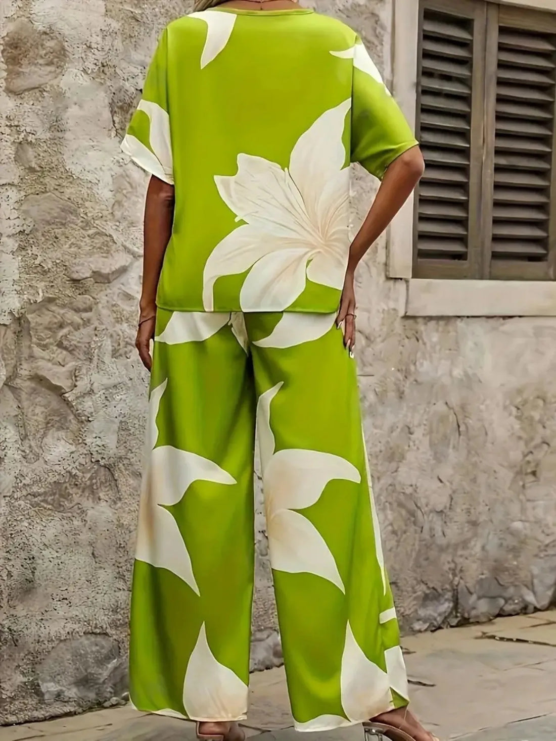 Printed V-Neck Top and Pants Set Two Piece Dresses