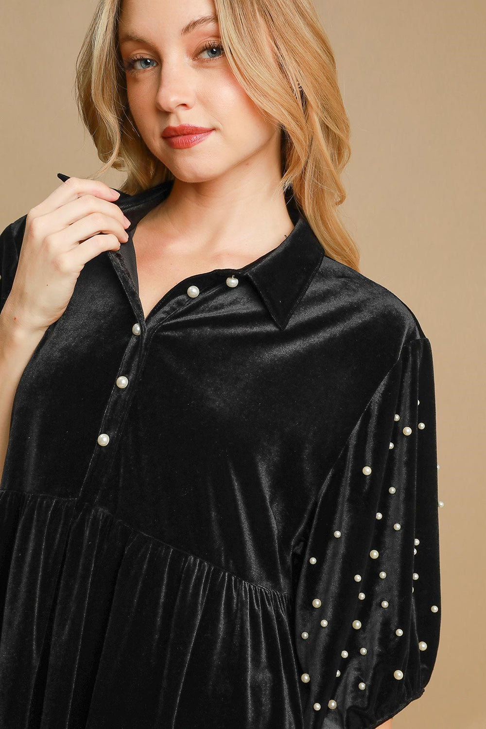 Umgee Pearl Detail Half Sleeve Velvet Babydoll Blouse 