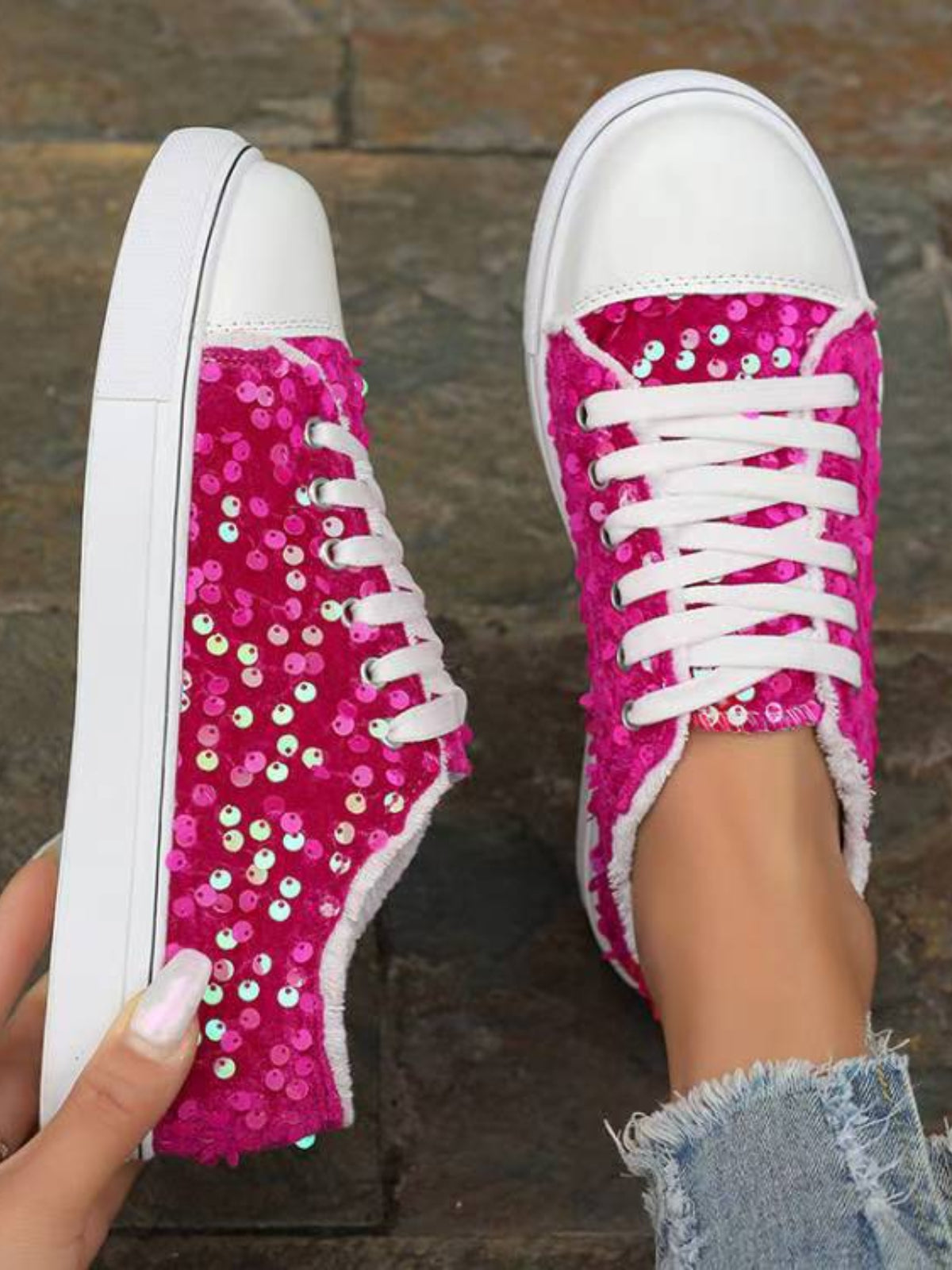 Sequin Round Toe Flat Sneakers 