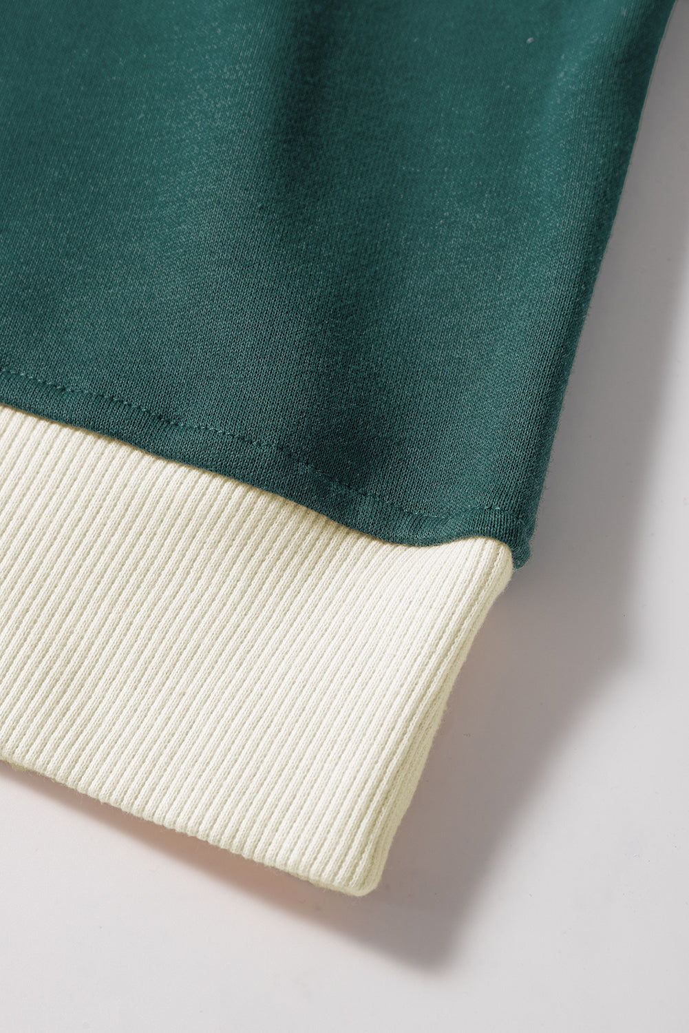 Evergreen Color Contrast Loose Pullover and Lace-up Waist Skort Set Two Piece Sets/Two Piece Dresses