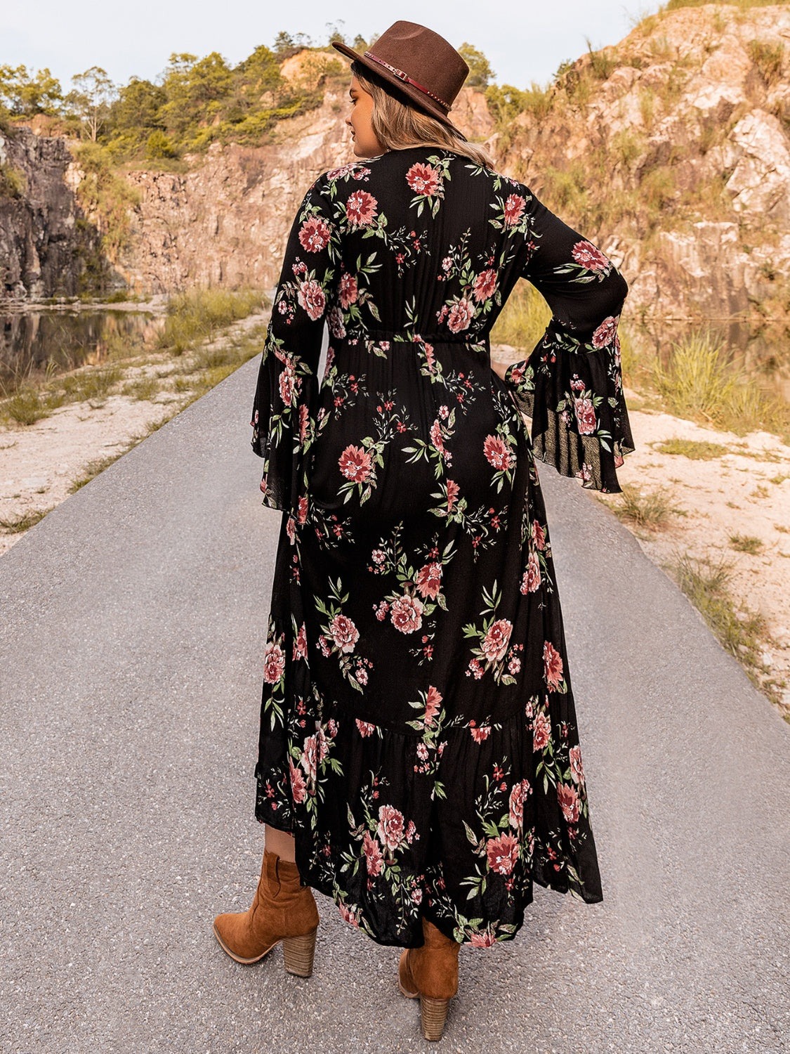Plus Size Floral Flare Sleeve Dress 