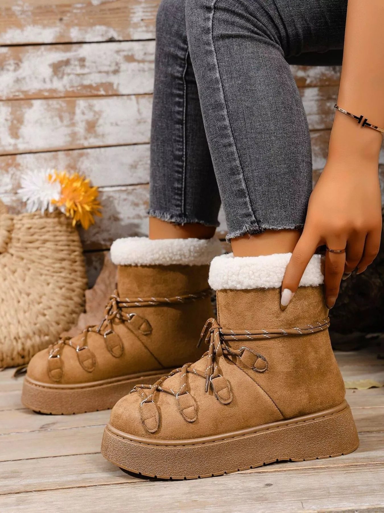 Round Toe Lace Up Platform Boots 