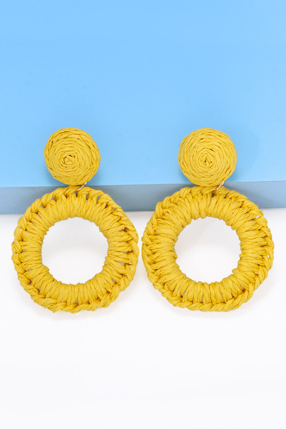 Round Shape Raffia Grass Dangle Earrings 