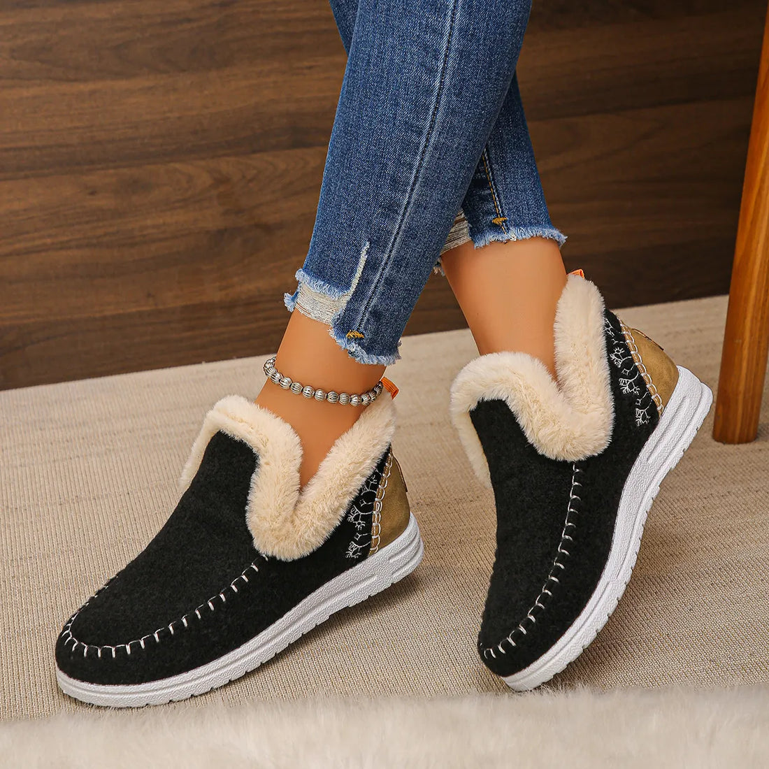 Round Toe Fleece-Lined Ankle Boots 